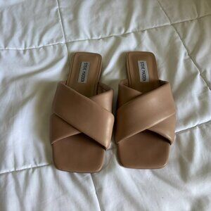 Steve Madden sandals leather beige size 6 beach formal shoes vacation